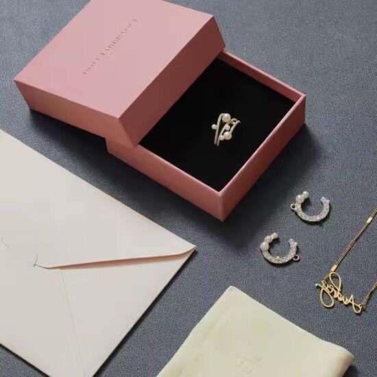 Wholesale Gift Paper Jewelry Boxes with Custom Logo and Velvet Insert