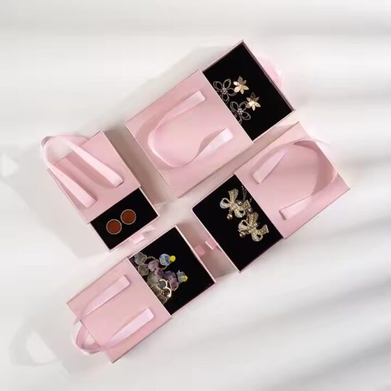 Factory Direct Small Luxury Paper Jewelry Boxes with Custom Logo