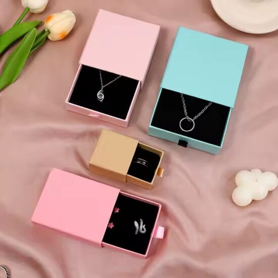 Custom Logo Luxury Paper Jewelry Boxes with Velvet Inserts