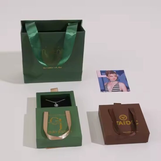 Luxury Custom Paper Jewelry Gift Box with Logo for Rings and Accessories