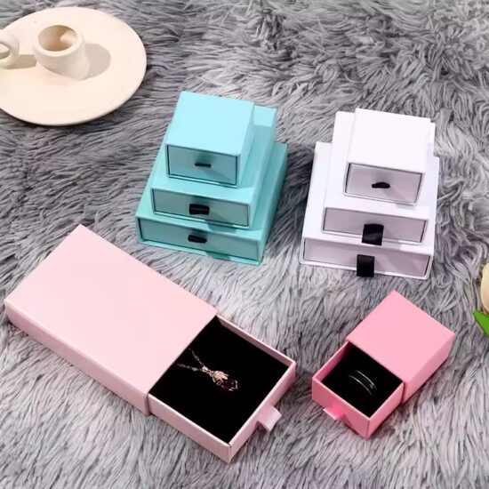 Custom Logo Paper Jewelry Gift Boxes in Various Colors and Sizes