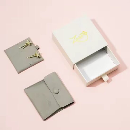 Custom Logo Paper Jewelry Boxes for Rings, Earrings, and Gift Packaging