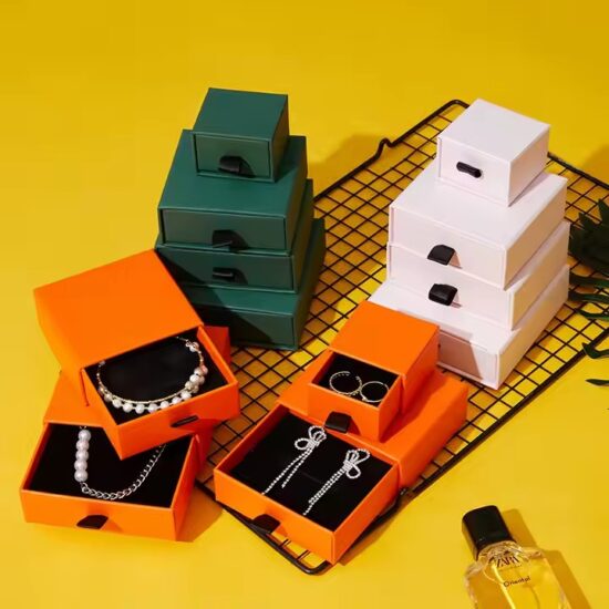 High-Quality Custom Paper Jewelry Box with Logo and Velvet Interior