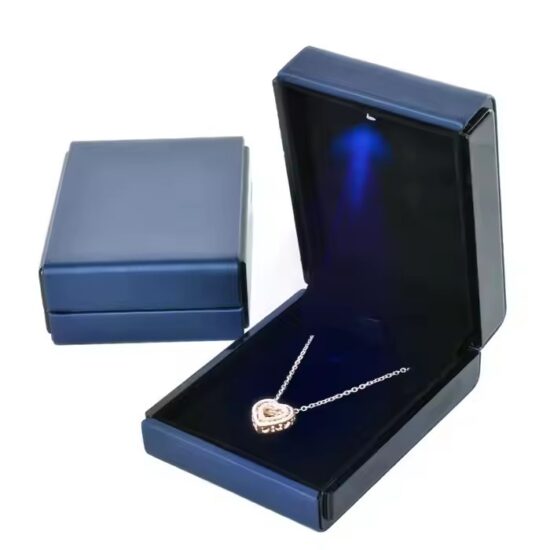 Creative Vintage Leather Jewelry Box with Retro Style Design
