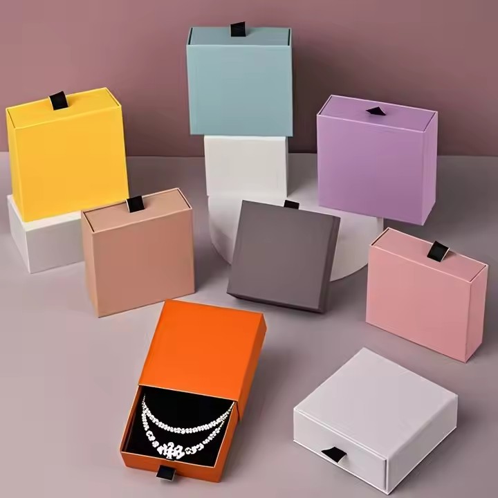 Custom Luxury Paper Jewelry Boxes for Wholesale with Branding Options