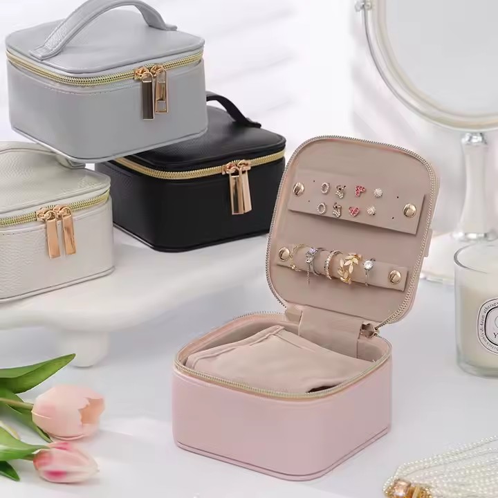 New Design Luxury Leather Travel Jewelry Box with Compartments