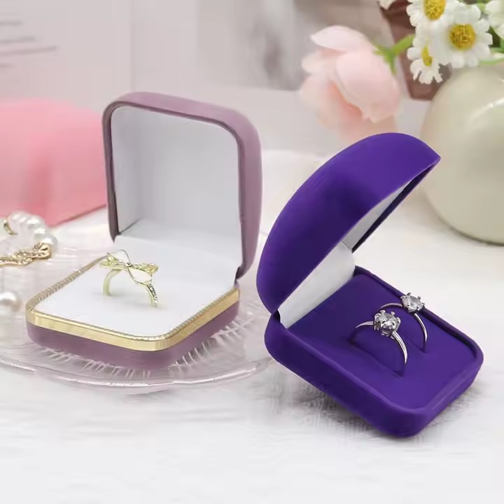 Custom colorful velvet jewelry box with personalized logo