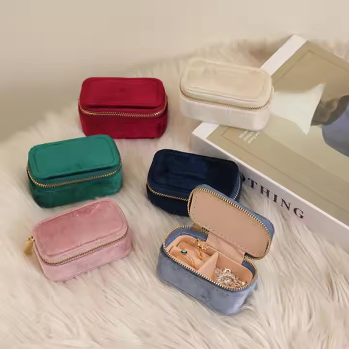 Luxury Dustproof Travel Jewelry Box with Velvet Interior