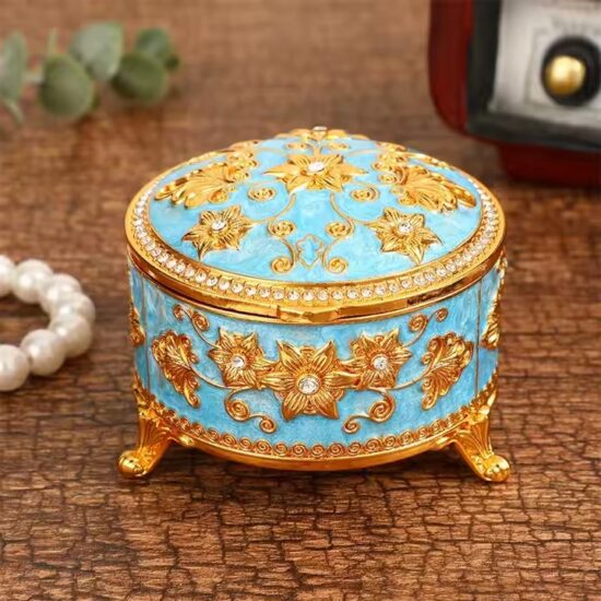 Lightweight Vintage Metal Jewelry Box with Retro Design
