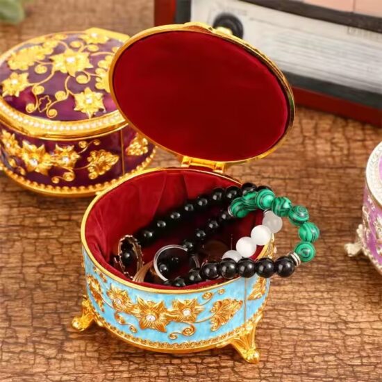 Lightweight Vintage Metal Jewelry Box with Retro Design