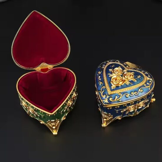 Creative Luxury Vintage Metal Jewelry Box with Engraved Lid