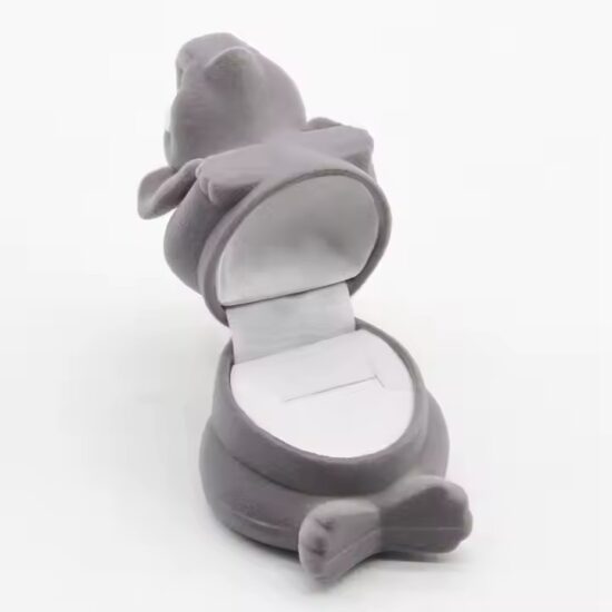 Custom colorful animal-shaped velvet jewelry box for rings