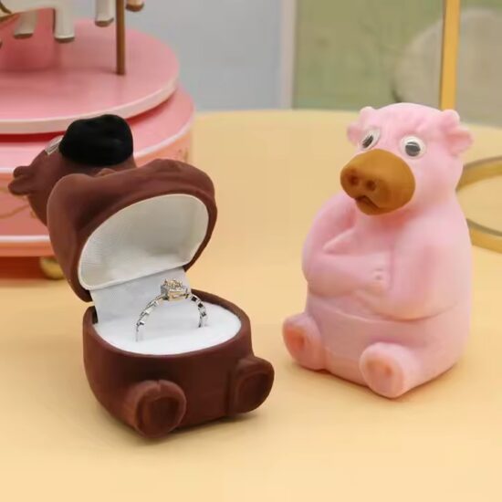 Custom colorful animal-shaped velvet jewelry box for rings