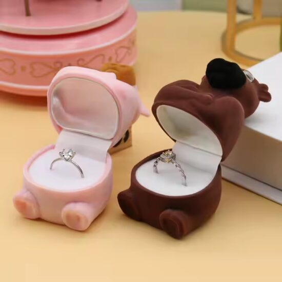 Custom colorful animal-shaped velvet jewelry box for rings