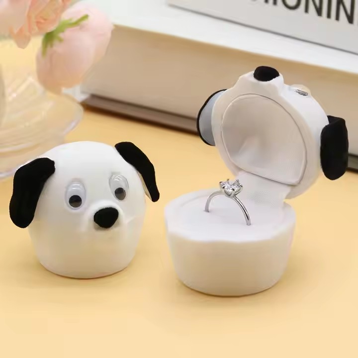 Custom colorful animal-shaped velvet jewelry box for rings