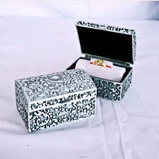 Best-Selling Elegant Metal Jewelry Box with Compartments