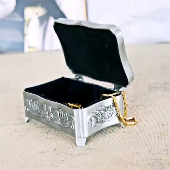 High-Quality Metal Jewelry Storage Box with Compartments
