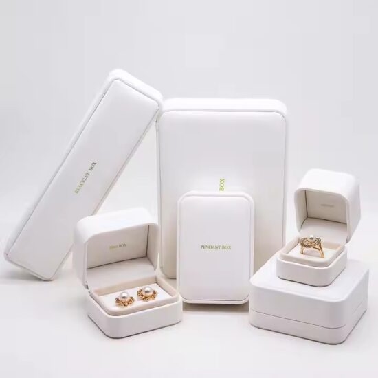 Luxury Fashion PU Leather Jewelry Box with Custom Logo