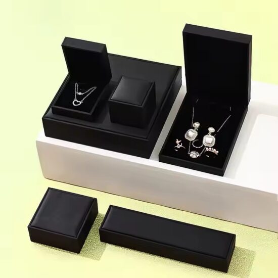 Luxury Fashion PU Leather Jewelry Box with Custom Logo