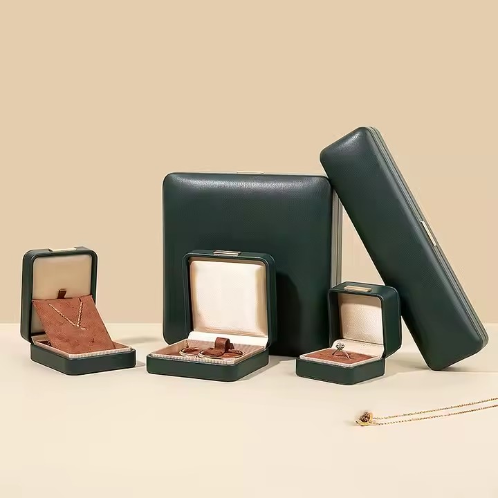 Custom Luxury PU Leather Jewelry Box with Velvet Interior