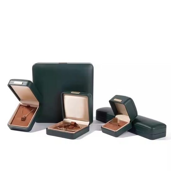 Custom Luxury PU Leather Jewelry Box with Velvet Interior