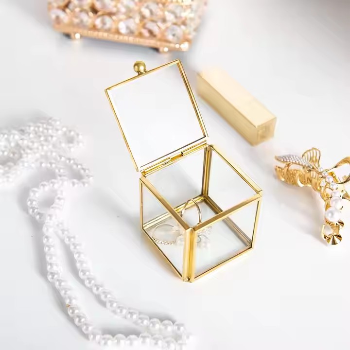 Transparent Glass Jewelry Box for Wedding Decorations and Gift Display