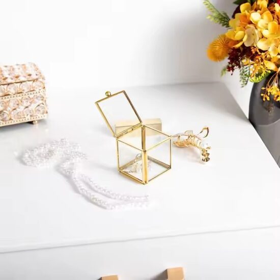 Transparent Glass Jewelry Box for Wedding Decorations and Gift Display