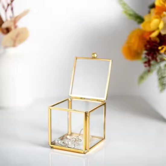 Transparent Glass Jewelry Box for Wedding Decorations and Gift Display