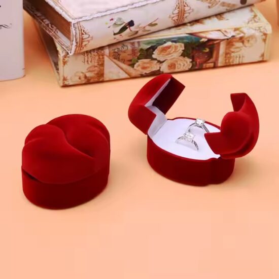 Luxury velvet jewelry box for rings and earrings with custom logo