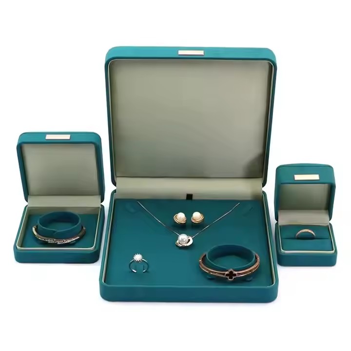 Premium wedding velvet jewelry box for rings and bridal sets