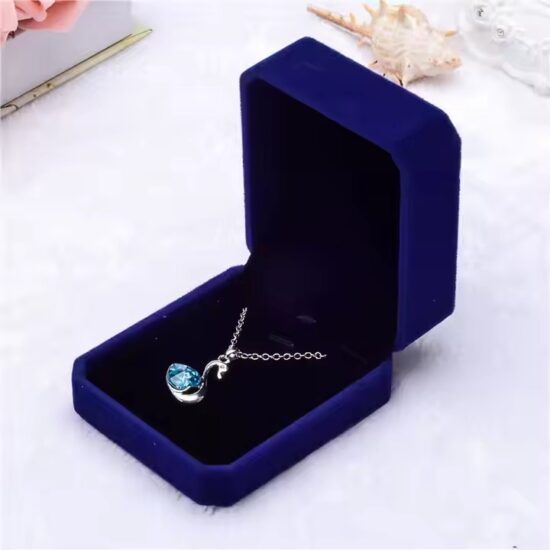 Bestselling luxury velvet jewelry gift box with custom logo