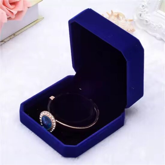 Bestselling luxury velvet jewelry gift box with custom logo
