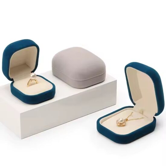 High-end luxury velvet jewelry box for rings and earrings