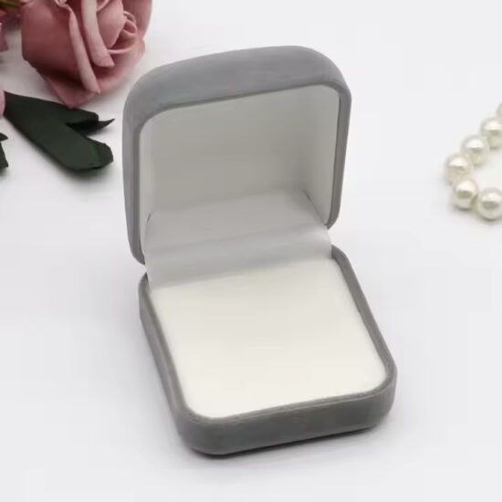 Minimalist velvet jewelry box for rings and earrings