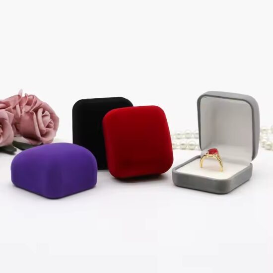 Minimalist velvet jewelry box for rings and earrings