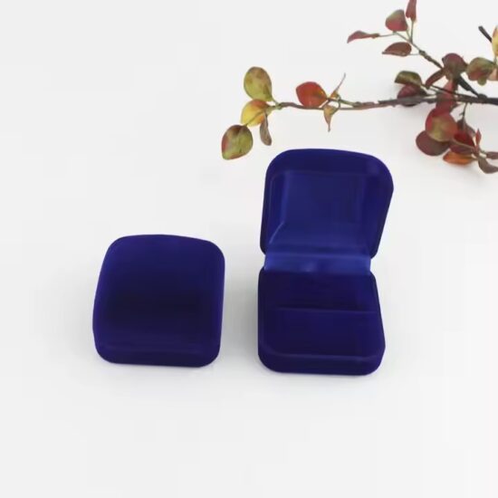 Minimalist velvet jewelry box for rings and earrings