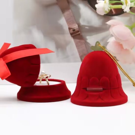 Christmas velvet jewelry box for rings and holiday gifts

