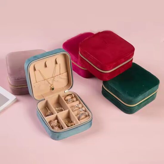 Square velvet travel jewelry box with zipper and ring organizer