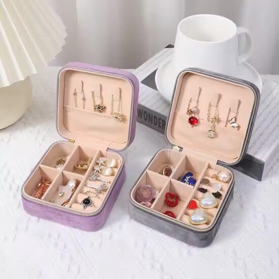 Small colorful travel velvet jewelry box with custom logo

