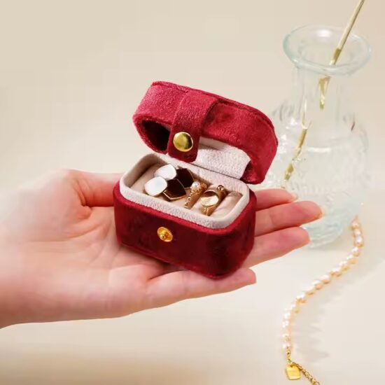 Small colorful travel velvet jewelry box with custom logo

