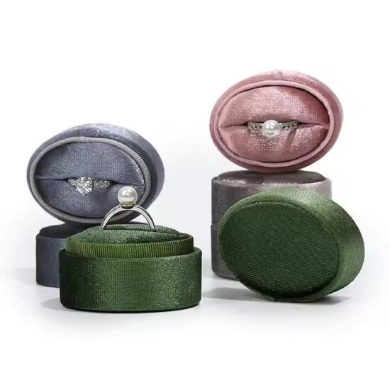Fashionable velvet jewelry box with custom logo and elegant interior
