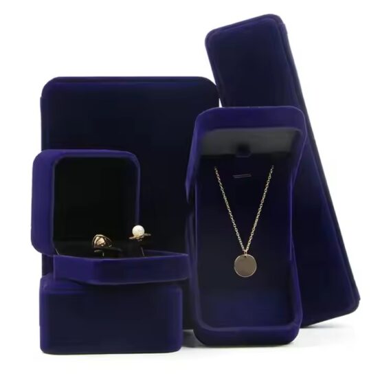 Luxury velvet jewelry box with custom logo and foam insert
