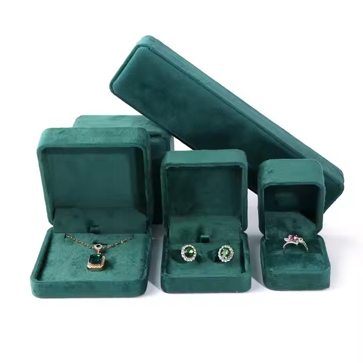 Luxury velvet jewelry box with custom logo and foam insert