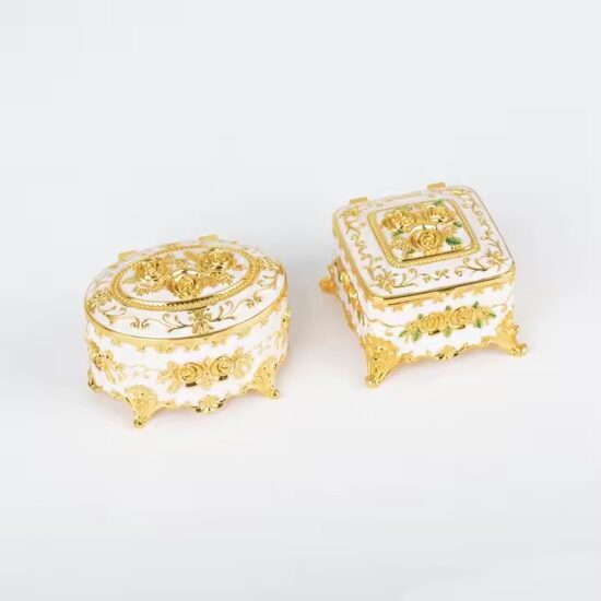 Custom Vintage Luxury Metal Jewelry Box with Engraved Lid