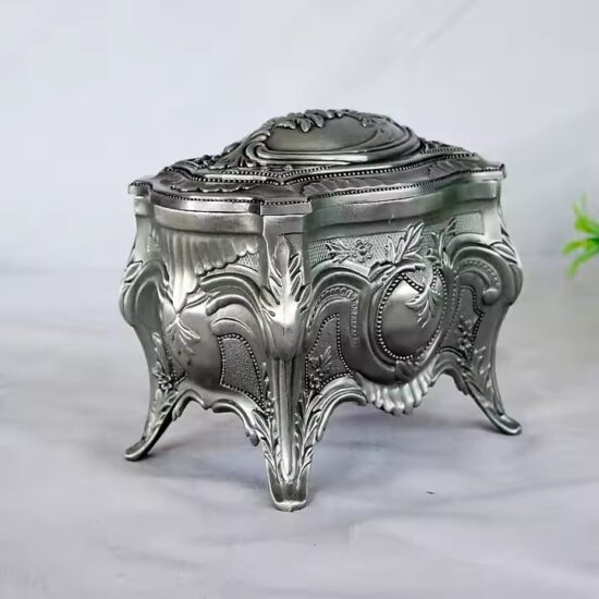 Fashion Luxury Metal Jewelry Box with Elegant Finish and Compartments