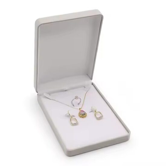 Custom luxury colored velvet jewelry box with elegant design