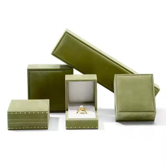 Custom velvet jewelry box for wholesale with logo and elegant insert
